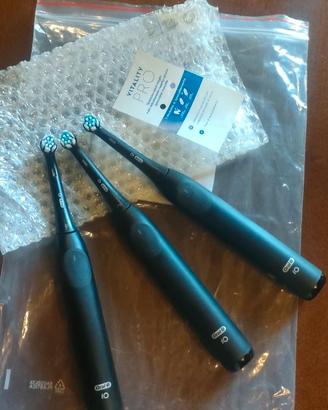 Spazzolino elettrico oral b modello vitality Pro