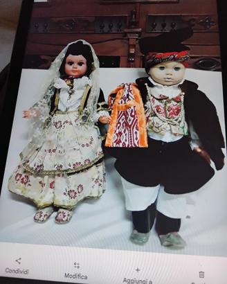 Bambole in costume sardo Sinnaese