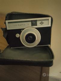 Macchina fotografica vintage con custodia original