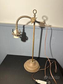 Lampada da tavolo vintage industriale