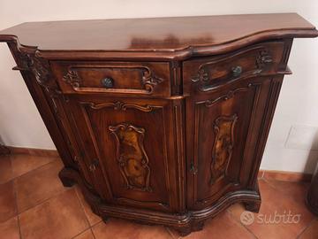 Credenza con specchio sagomato