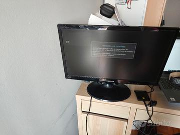 Televisore Samsung

T22B300EW