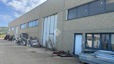 CAPANNONE A STAZZANO