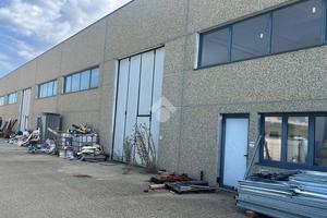 CAPANNONE A STAZZANO