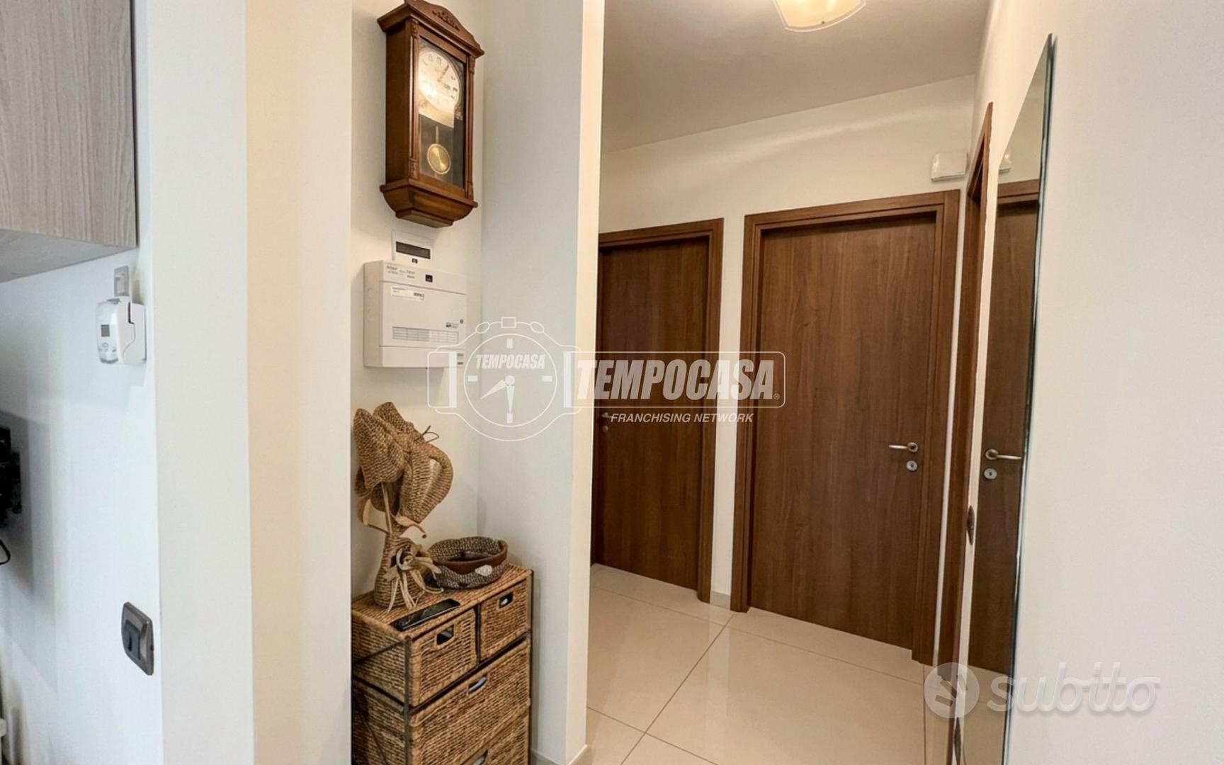 ELEGANTE APPARTAMENTO CON GIARDINO PRIVATO - Vista 6