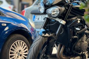 Triumph street triple 765 S con componenti R/RS