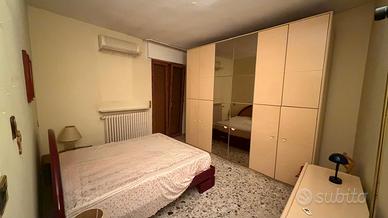 CAMERA DA LETTO MATRIMONIALE ARMADIO A SPECCHIO
