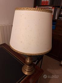 Lampada in ottone con paralume pergamena inizi 900