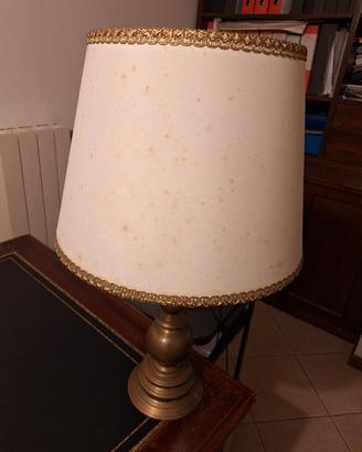 Lampada in ottone con paralume pergamena inizi 900