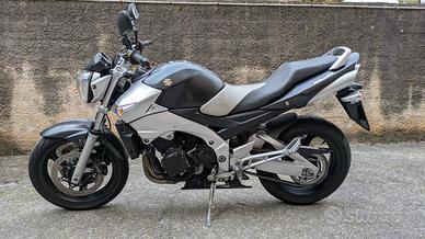 Suzuki GSR 600