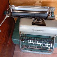 macchina da scrivere 