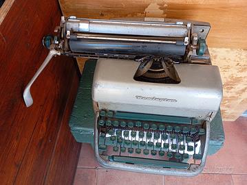 macchina da scrivere 
