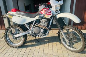 Honda XR 600 Dall’Ara 1990 restaurata