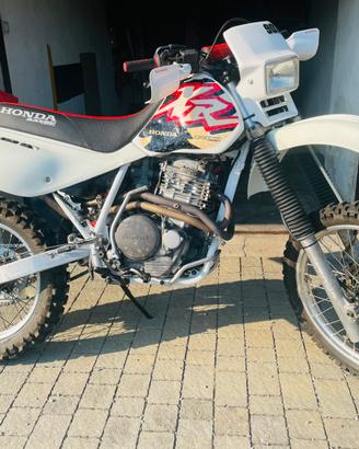 Honda XR 600 Dall’Ara 1990 restaurata