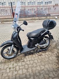 Scarabeo 100 Aprilia Scooter