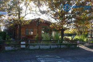 AFFERMATO LOCALE COMMERCIALE CON AMPIO GIARDINO ES