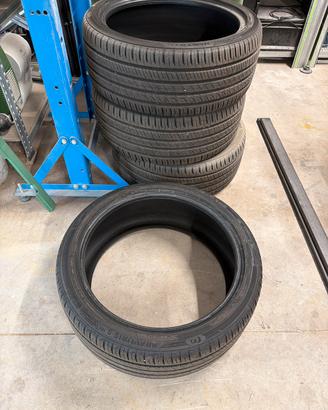 Pneumatici 245/40 r20 Bravuris 5 hm