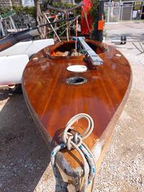 Finn Dingy Vela totalmente in legno