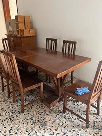 Tavolo con sedie