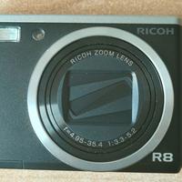RICOH R8   COME NUOVA
