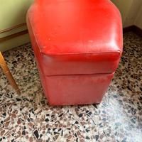 Pouf imbottito Design Pop e scalino nascosto