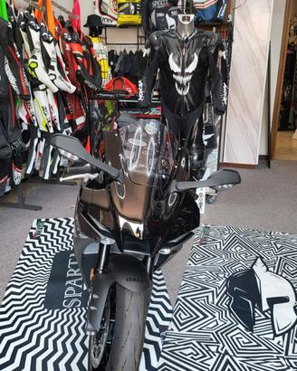 Yamaha YZF R1