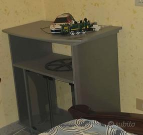 Mobile porta TV grigio con ante in vetro – Valguar