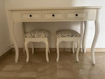 Consolle Shabby Chic Bianca e 2 Sgabelli Imbottiti