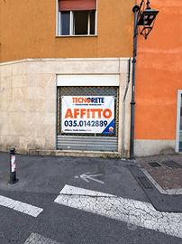 NEGOZIO A AZZANO SAN PAOLO