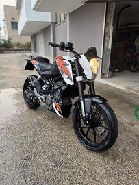 Ktm Duke 125 abs (2016)