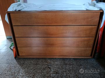 Mobili in legno massello