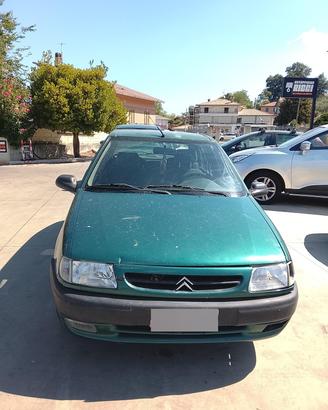 Auto perfettamente marciante pronta all'uso