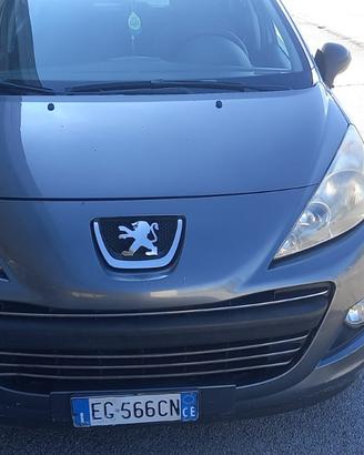 Peugeot 207 del 2011 in buone condizioni