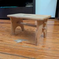 Poggiapiedi Astigarraga legno di pino massiccio