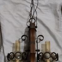 Lampadario Vintage ferro battuto e legno 