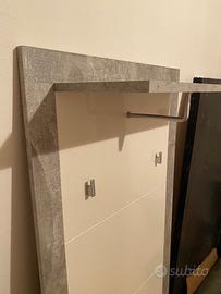 Appendiabiti con mensola