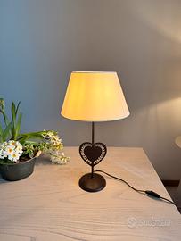 Lampada da tavolo cuore stile country