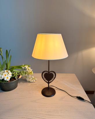 Lampada da tavolo cuore stile country