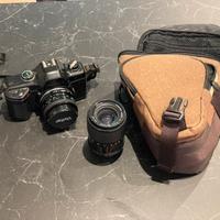 Fotocamera reflex Yashica con due obiettivi