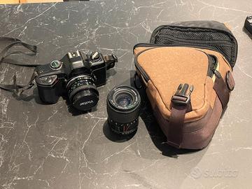 Fotocamera reflex Yashica con due obiettivi