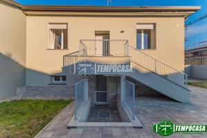 SPLENDIDA VILLA SU UNICO LIVELLO CON GIARDINO DI 3