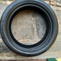 Pneumatici Bridgestone 235/45R19