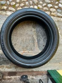 Pneumatici Bridgestone 235/45R19