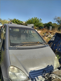 Auto intera solo come pezzi di ricambi