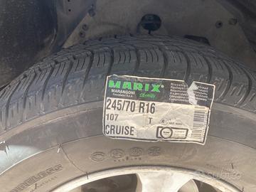 Gomma nuova 245/70 R16