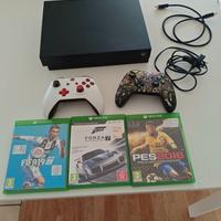 Xbox One X 1TB + 2 controller + 3 giochi + dock