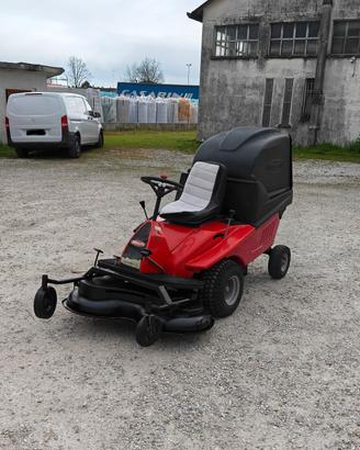 trattorino tagliaerba piatto frontale con cesto 