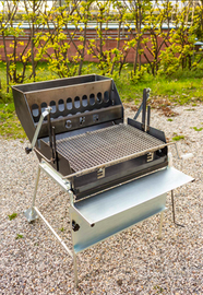 BARBECUE A LEGNA - GRIGLIA GIREVOLE