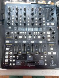 BEHRINGER DDM 4000 MIXER
