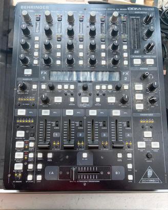 BEHRINGER DDM 4000 MIXER